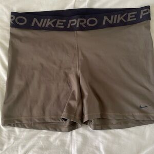 Nike Pro
